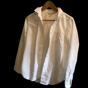 Old Navy Classic White Button-Up, Medium